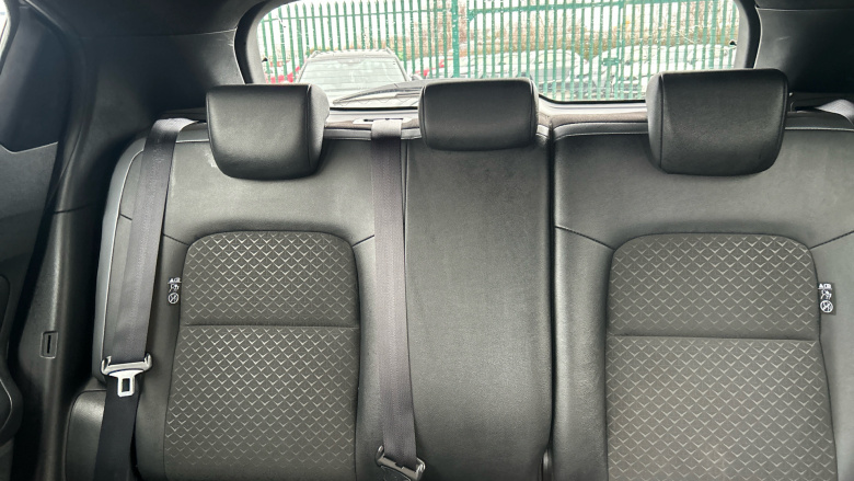 Nissan Juke 1.0 DiG-T 114 N-Connecta 5dr Petrol Hatchback